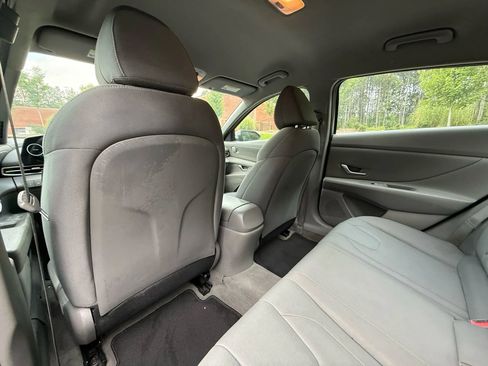 Used 2021 Hyundai Elantra SEL w/ Convenience Package image 35