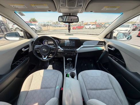 Used 2020 Kia Niro LXS FWD image 20