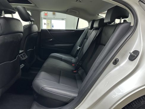 Used 2019 Lexus ES 300h 300H w/ Premium Package image 13
