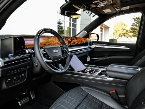 Used 2025 Cadillac Escalade V image 34