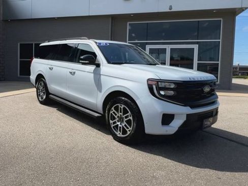 Certified 2025 Ford Expedition Max Active AWD/4WD image 3