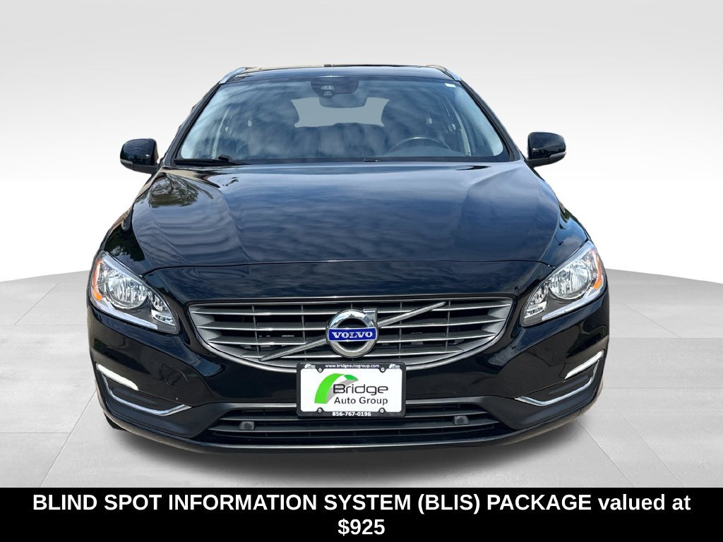 Used 2017 Volvo V60 T5 Premier FWD image 2
