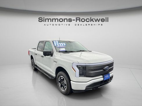 Certified 2023 Ford F150 Lightning XLT image 3