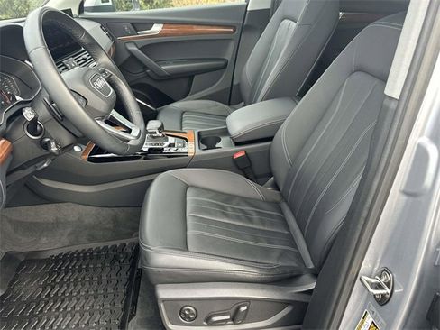Used 2023 Audi Q5 2.0T Premium w/ Convenience Package image 22
