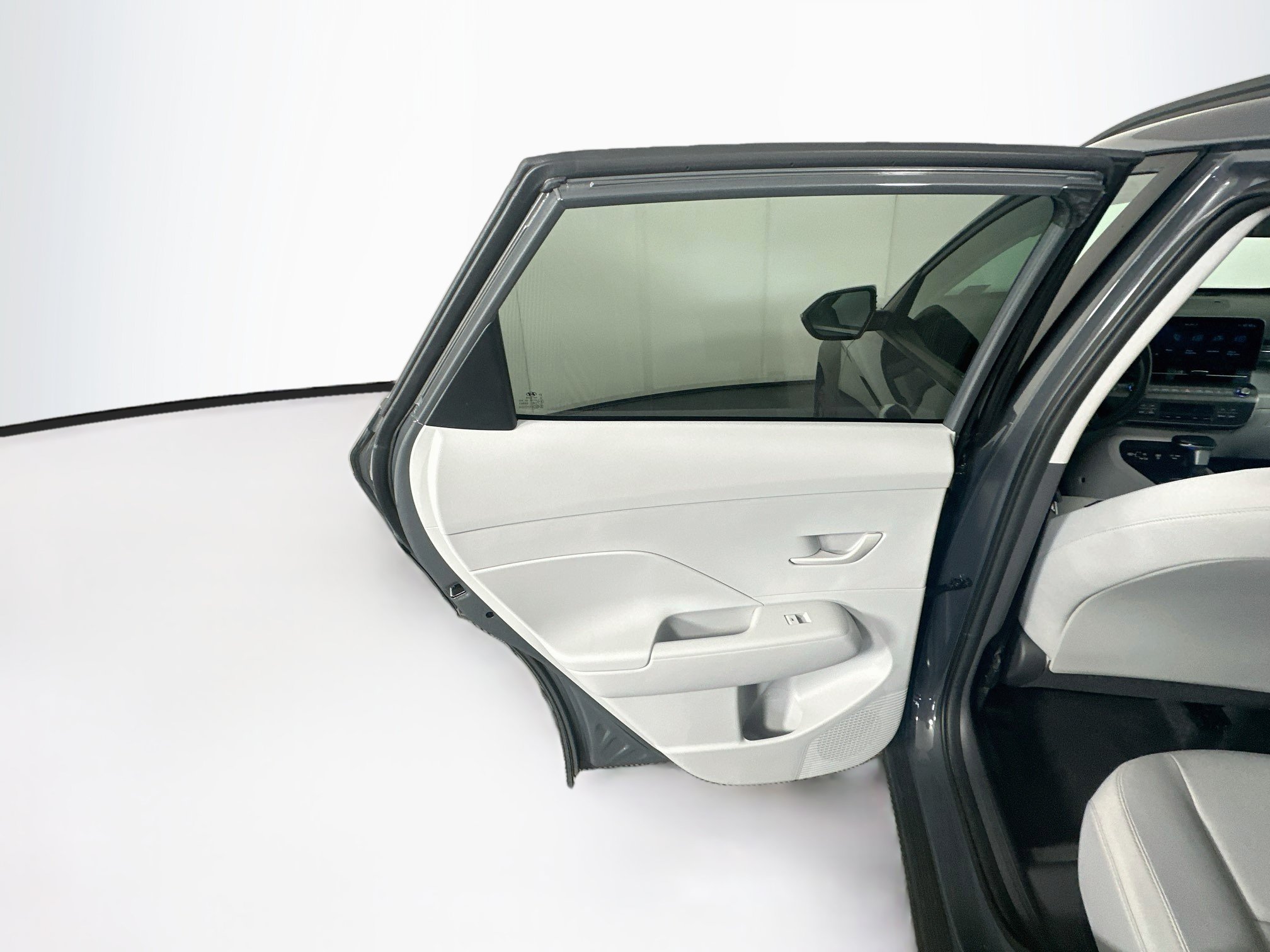 Used 2025 Hyundai Kona SEL FWD image 25