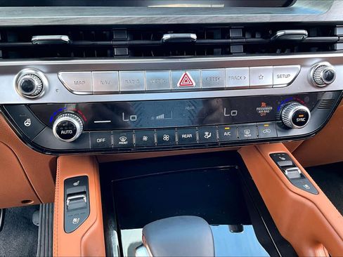 Used 2025 Kia Telluride EX X-Line image 32