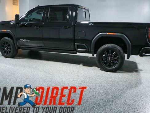Used 2024 GMC Sierra 2500 AT4 w/ AT4 Premium Plus Package AWD/4WD image 10