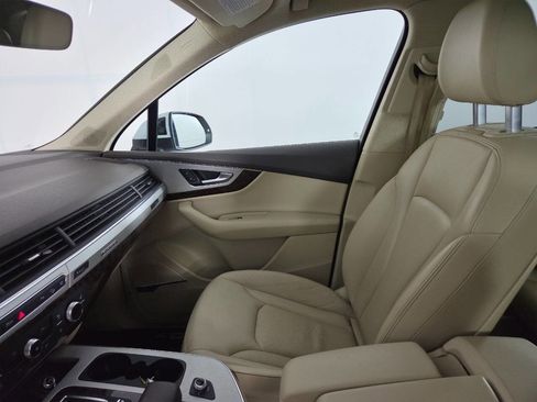 Used 2019 Audi Q7 2.0T Premium Plus w/ Premium Plus Package AWD/4WD image 16