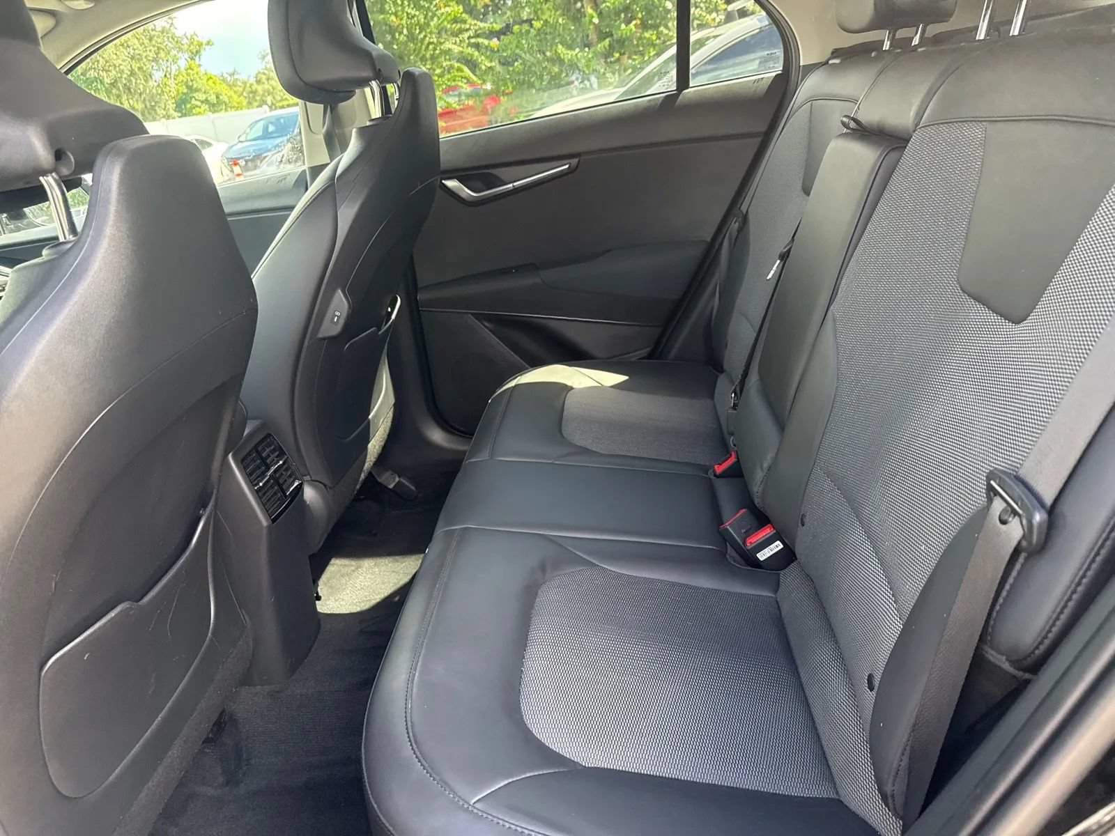 Used 2023 Kia Niro EX Touring FWD image 10