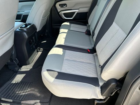 Used 2024 Nissan Titan SV w/ SV Convenience Package image 18