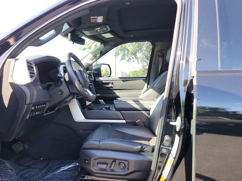 Used 2024 Toyota Tundra Platinum AWD/4WD image 17