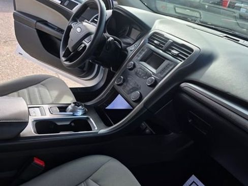 Used 2019 Ford Fusion S image 15