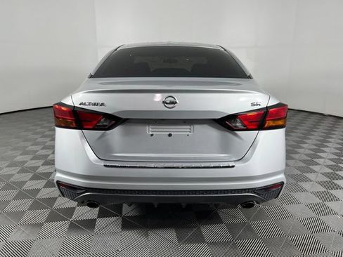 Used 2019 Nissan Altima 2.5 SR FWD image 10