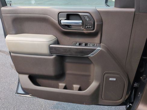 Certified 2021 Chevrolet Silverado 1500 LTZ w/ LTZ Convenience Package II AWD/4WD image 22