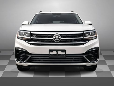 Used 2021 Volkswagen Atlas SE w/ Panoramic Sunroof Package FWD image 2