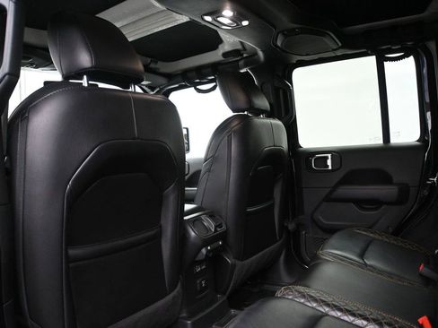 Used 2021 Jeep Wrangler Unlimited Sahara AWD/4WD image 9