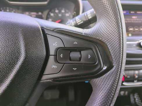 Used 2021 Chevrolet TrailBlazer LS image 19