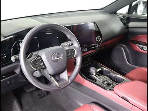 Certified 2025 Lexus NX 250 FWD w/ Towing Package (2000 Lbs) image 6