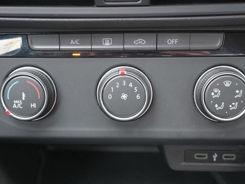 Used 2021 Volkswagen Jetta S image 27