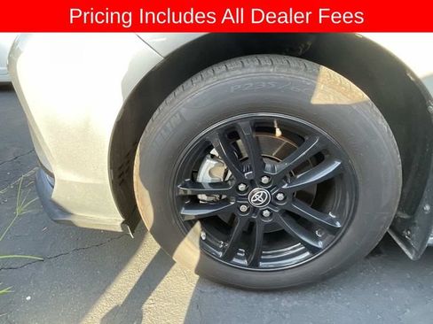 Used 2022 Toyota Sienna XSE AWD/4WD image 2
