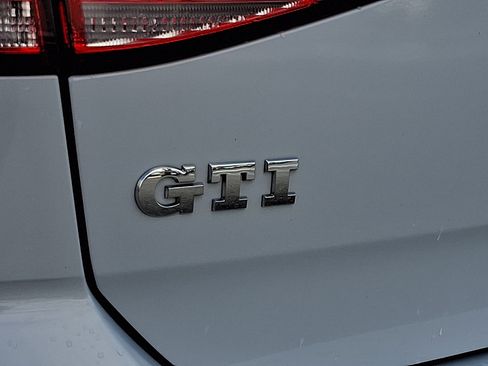 Used 2018 Volkswagen GTI S image 29