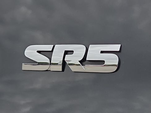 Used 2019 Toyota 4Runner SR5 AWD/4WD image 8