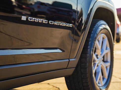 Used 2021 Jeep Grand Cherokee L Limited image 10