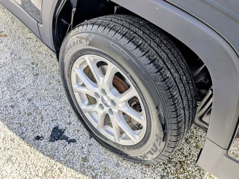 Used 2016 Jeep Cherokee Latitude image 12