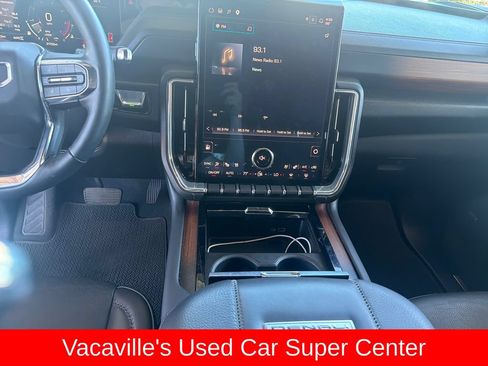 Used 2025 GMC Yukon XL Denali AWD/4WD image 17