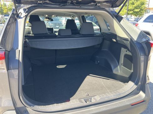 Used 2025 Toyota RAV4 XLE AWD/4WD image 24