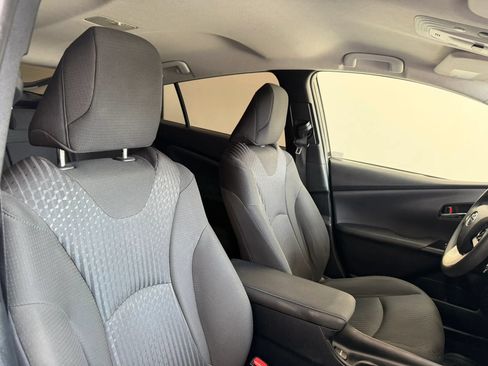 Used 2017 Toyota Prius Two w/ Prius Two Safety Plus Package FWD image 27
