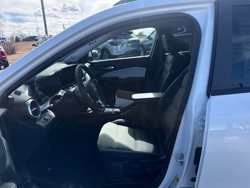 New 2026 Chevrolet Trax LT w/ Driver Confidence Package image 9