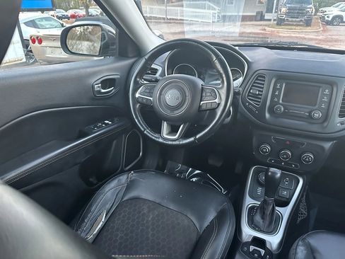 Used 2018 Jeep Compass Latitude w/ Cold Weather Group image 21