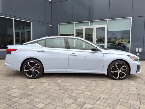 Certified 2023 Nissan Altima 2.5 SR image 2