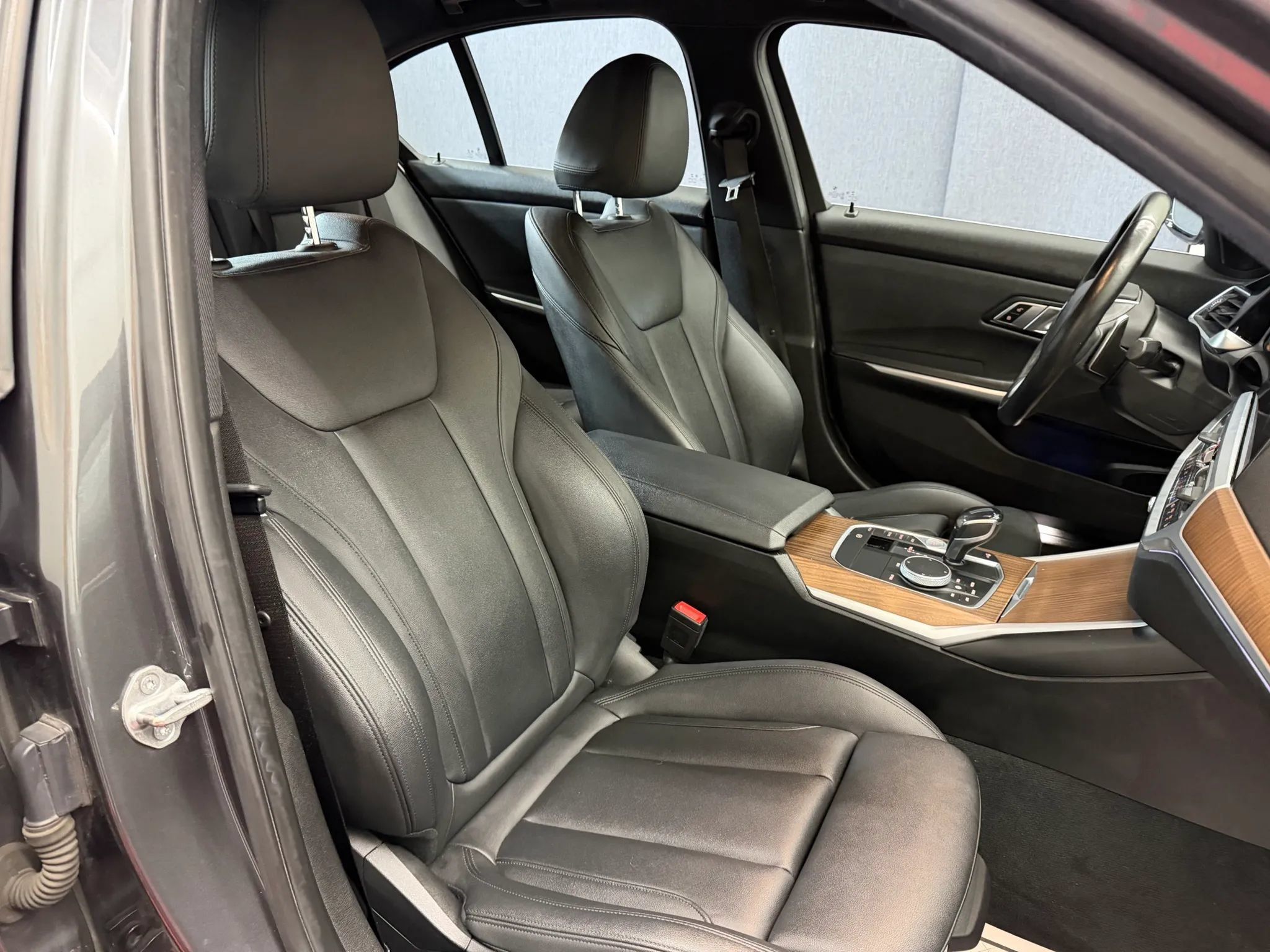 Used 2019 BMW 330i xDrive Sedan w/ Premium Package AWD/4WD image 11