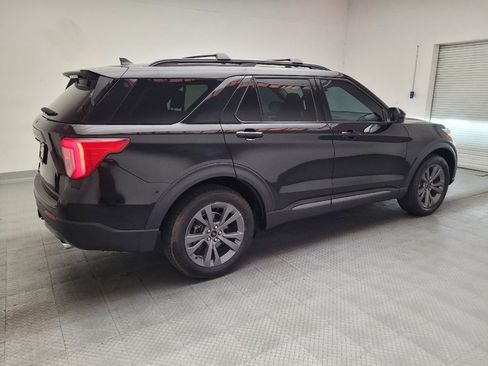 Used 2022 Ford Explorer XLT w/ Equipment Group 202A AWD/4WD image 10