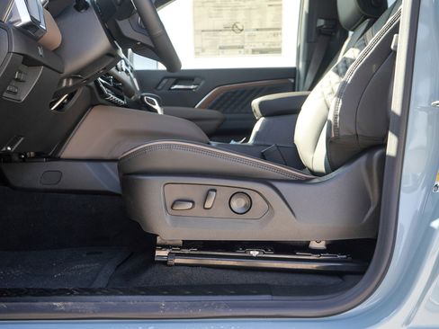 New 2026 GMC Canyon Denali image 15