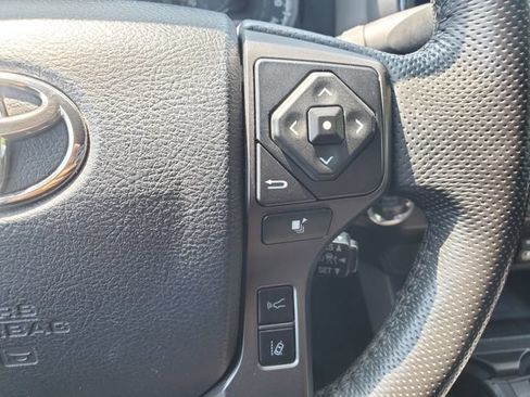 Used 2019 Toyota Tacoma TRD Sport AWD/4WD image 21
