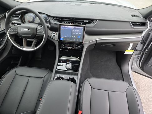 New 2025 Jeep Grand Cherokee Limited w/ MOPAR Finishing Package image 27