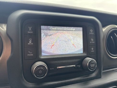 Used 2018 Jeep Wrangler Sport image 28