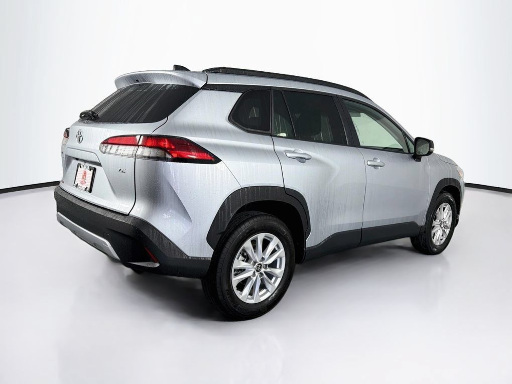 Used 2026 Toyota Corolla Cross LE FWD image 10