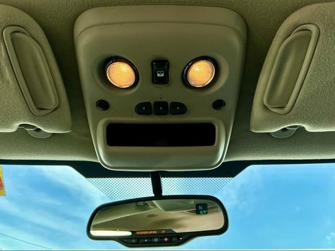 Used 2005 Chevrolet Avalanche Z66 w/ Sun And Sound Package image 33