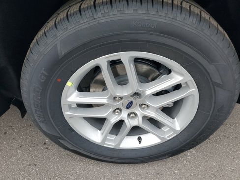 New 2026 Ford Explorer Active w/ Active Comfort Package image 7