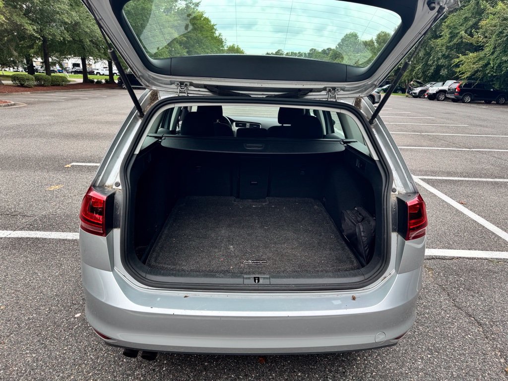 Used 2017 Volkswagen Golf SportWagen FWD image 18