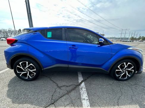Used 2018 Toyota C-HR XLE image 4