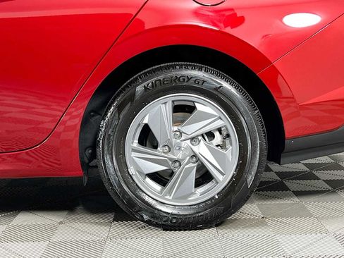 Certified 2024 Hyundai Elantra SE image 29