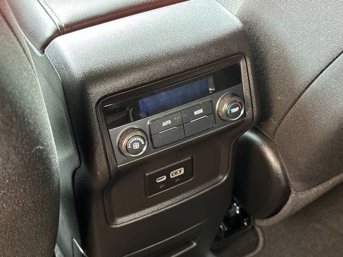 Used 2020 GMC Acadia SLE image 14