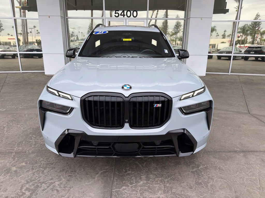 Used 2025 BMW X7 M60i AWD/4WD image 2