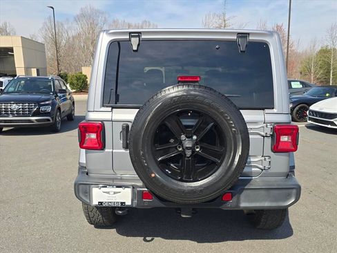 Used 2018 Jeep Wrangler Unlimited Sport image 4