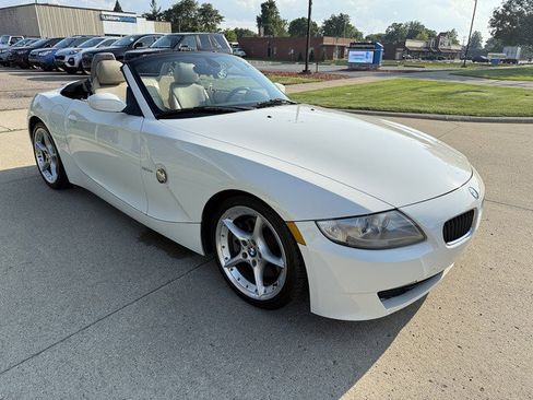 Used 2006 BMW Z4 3.0si image 3